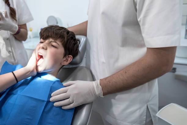 Best Emergency Tooth Extraction  in Fenton, MI